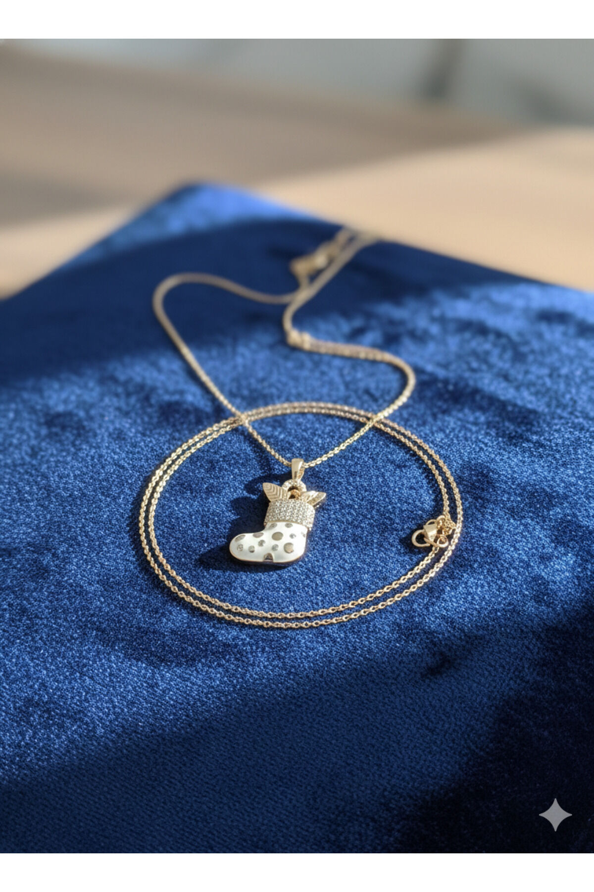 Çelik Yılbaşı Temalı Kadın Kolye